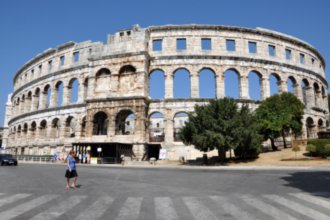 Гостиницы Пулы