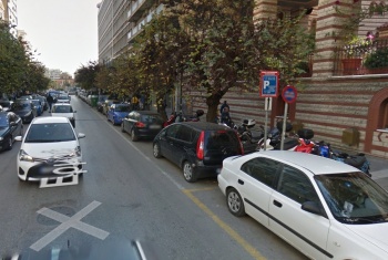 Уличные парковки в Греции